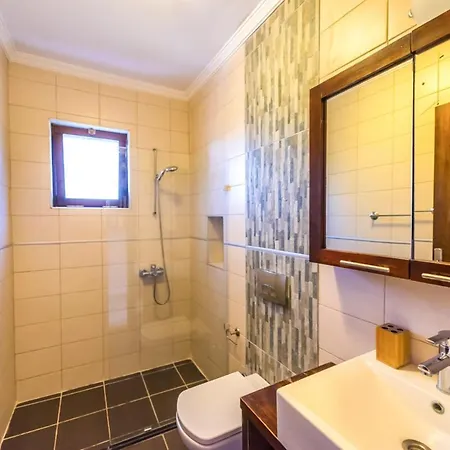 Gebze Sleeps 9 Pool Air Con Wifi * Selimiye (Aegean)